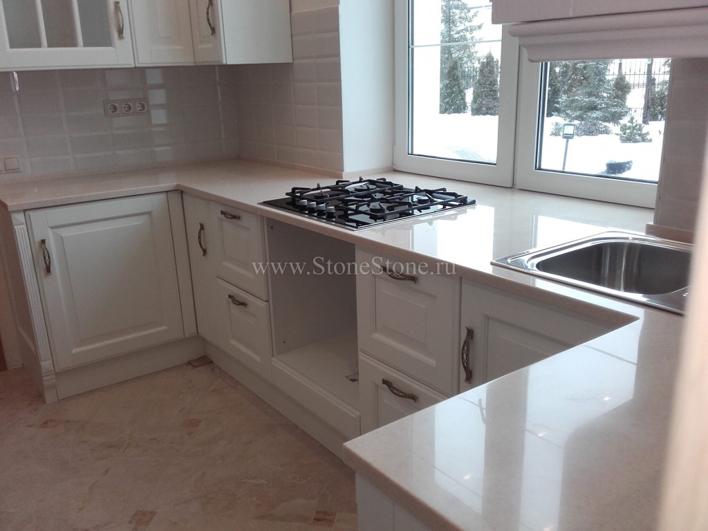 ���������� �� ������ �-�������� Technistone Crystal Misty Beige